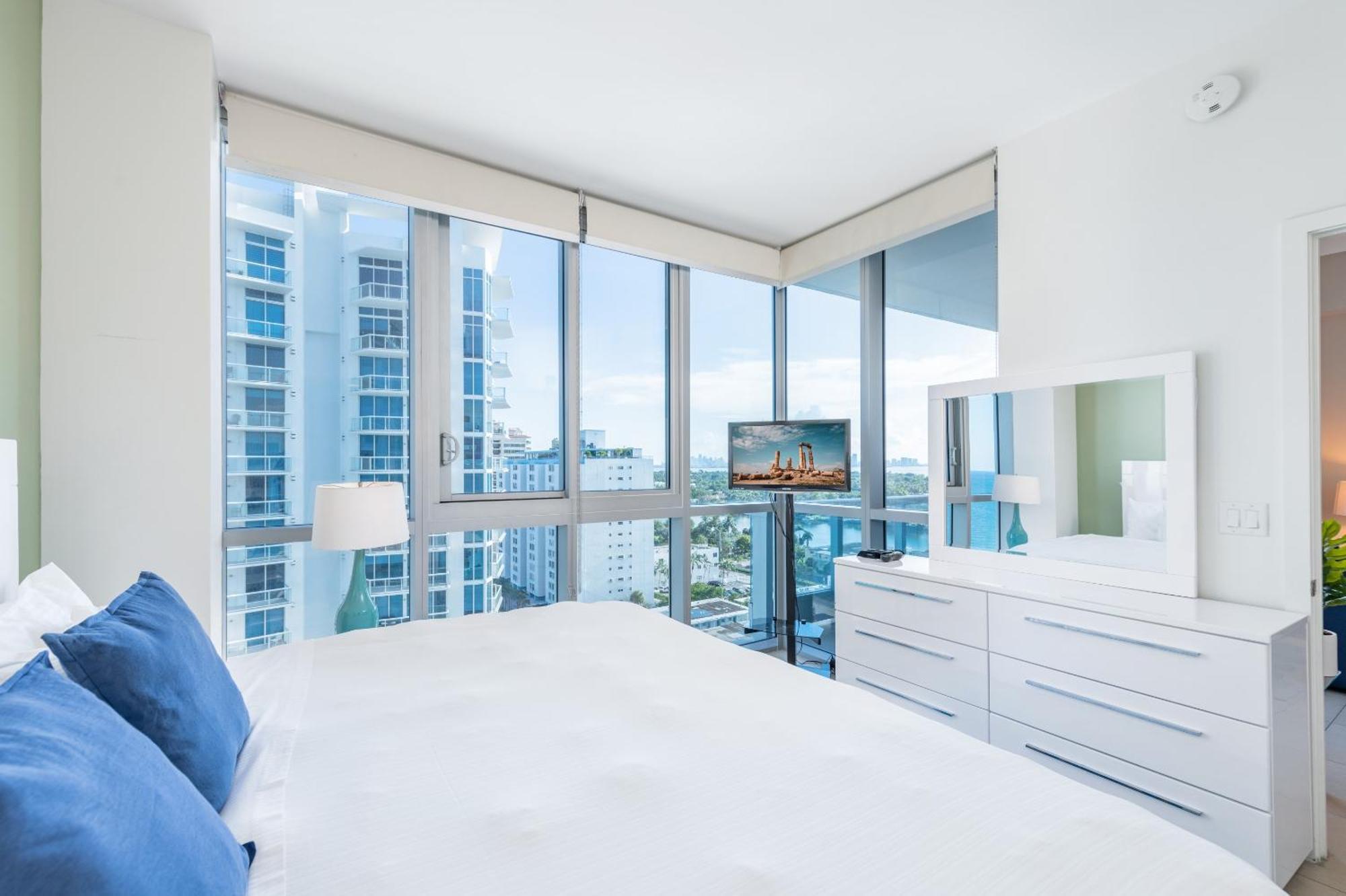 Bluebird Suites Monte Carlo Маями Бийч Стая снимка