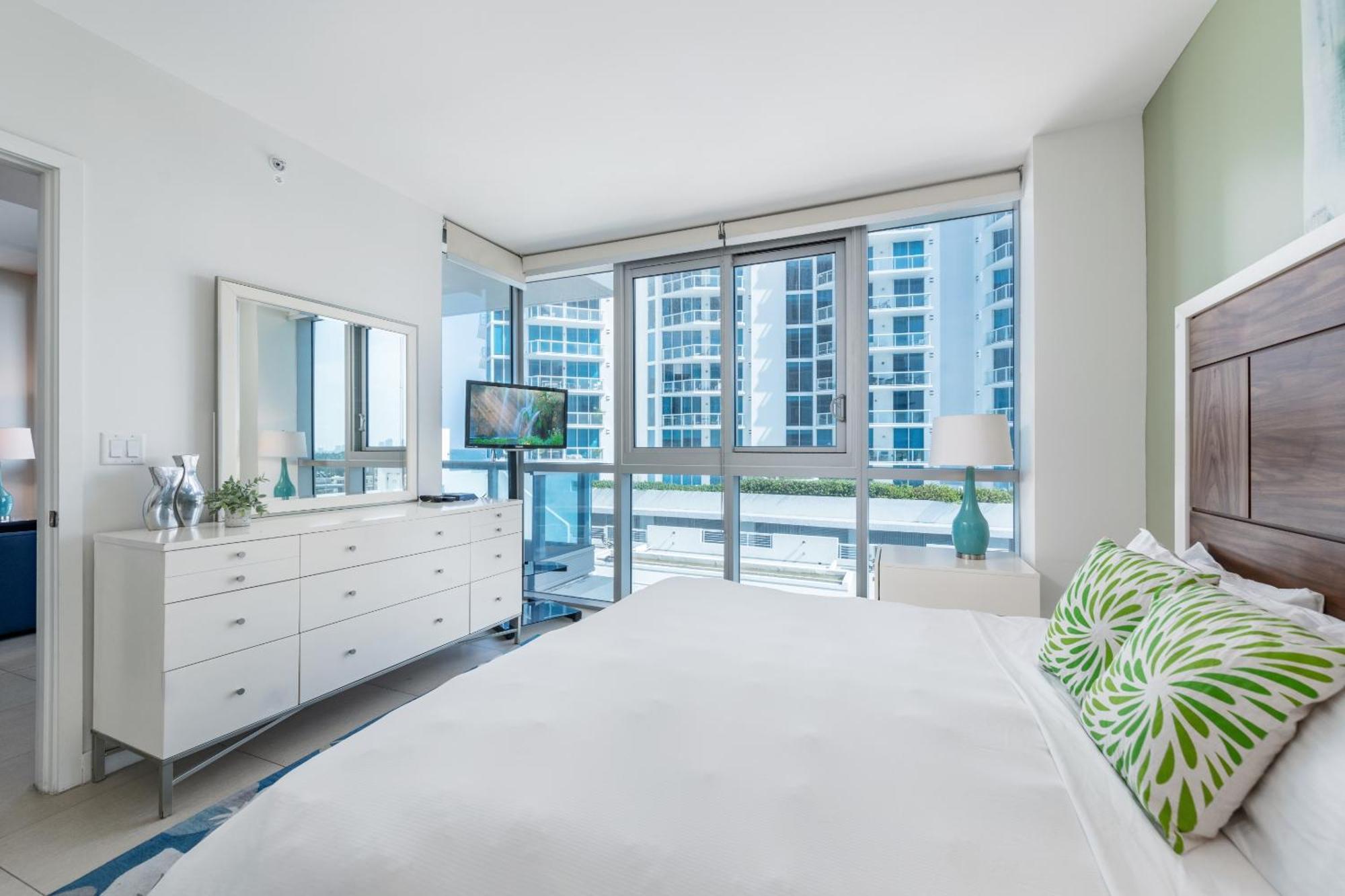 Bluebird Suites Monte Carlo Маями Бийч Стая снимка