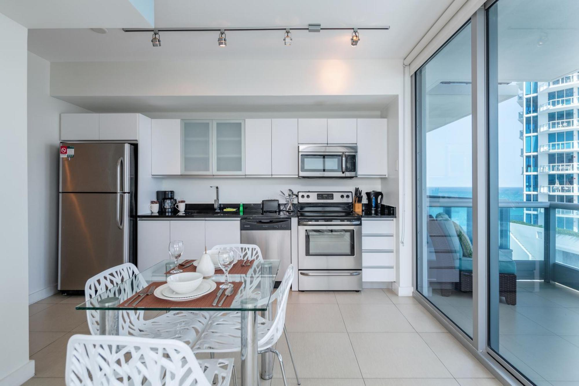 Bluebird Suites Monte Carlo Маями Бийч Стая снимка
