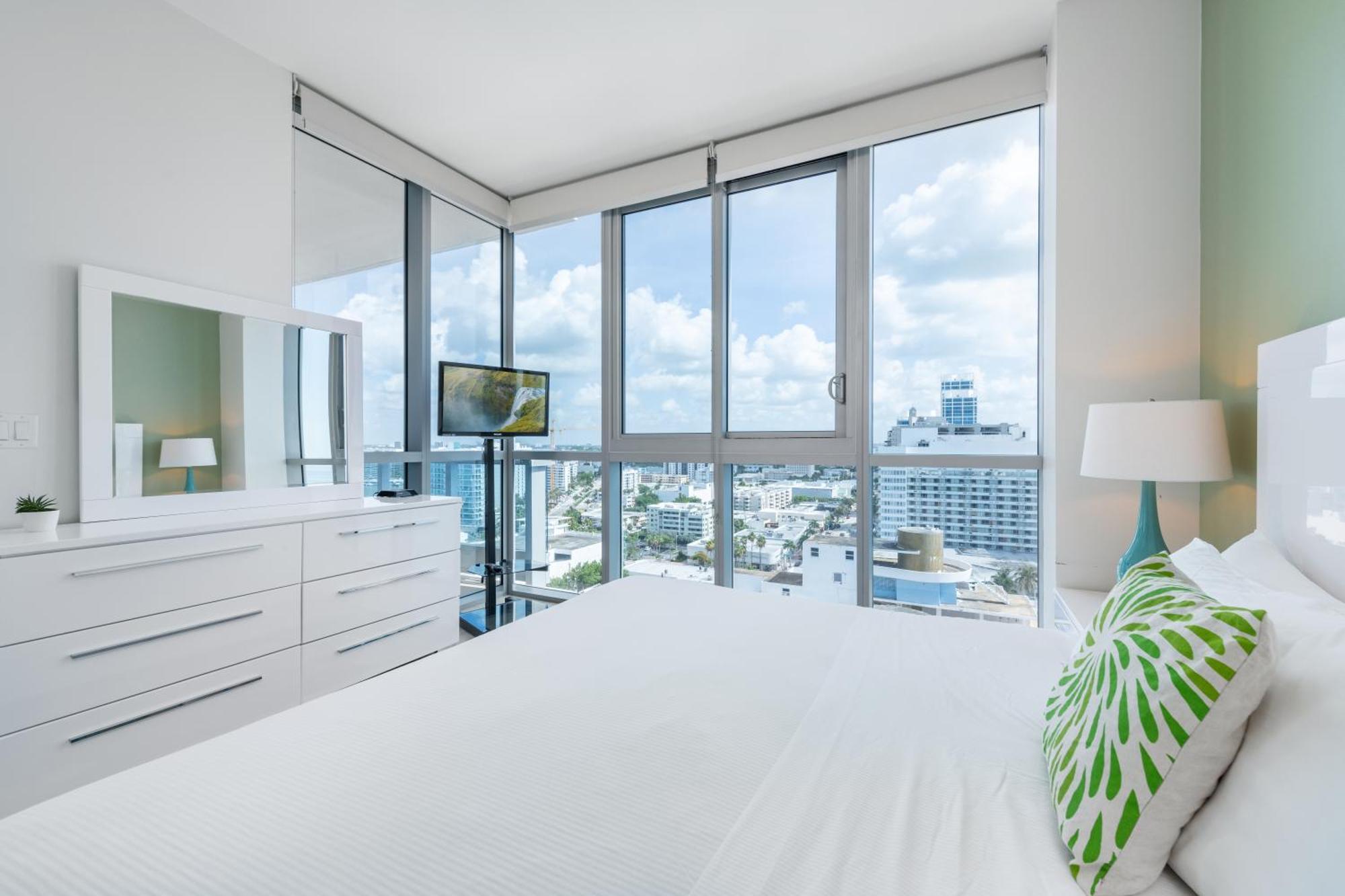 Bluebird Suites Monte Carlo Маями Бийч Стая снимка